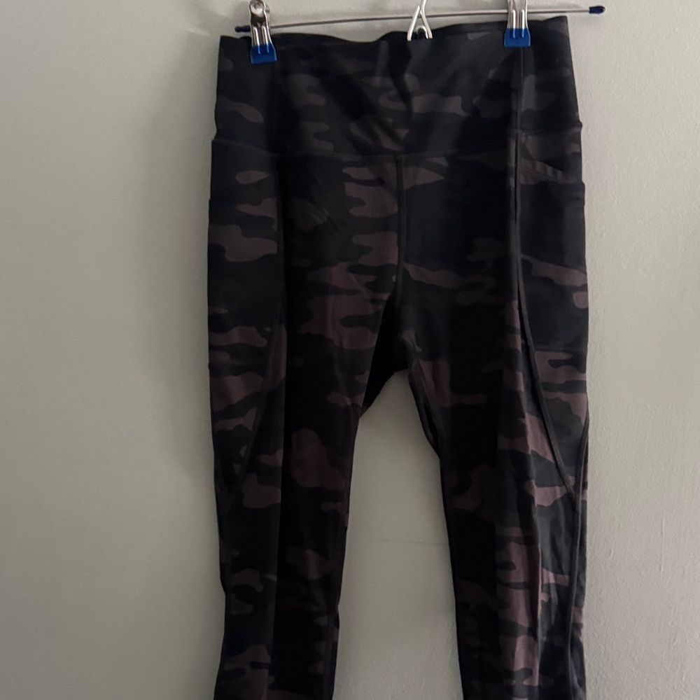 GAP Camouflage Leggings - Black and Brown